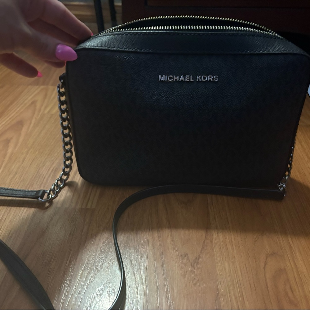 Michael Kors Elegant Black Crossbody Bag